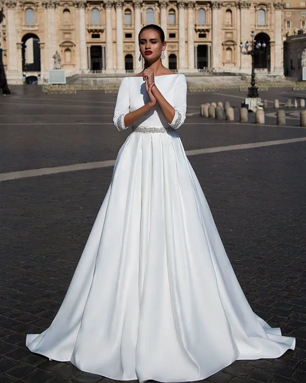 2018 White Wedding Dresses with Half Sleeve Elegant Boat Neck A line Bridal Wedding Gowns Backless