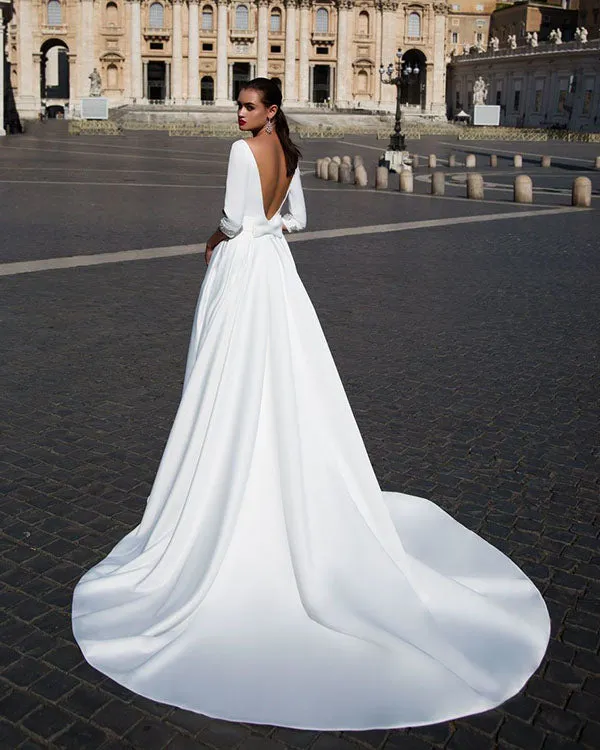2018 White Wedding Dresses with Half Sleeve Elegant Boat Neck A line Bridal Wedding Gowns Backless