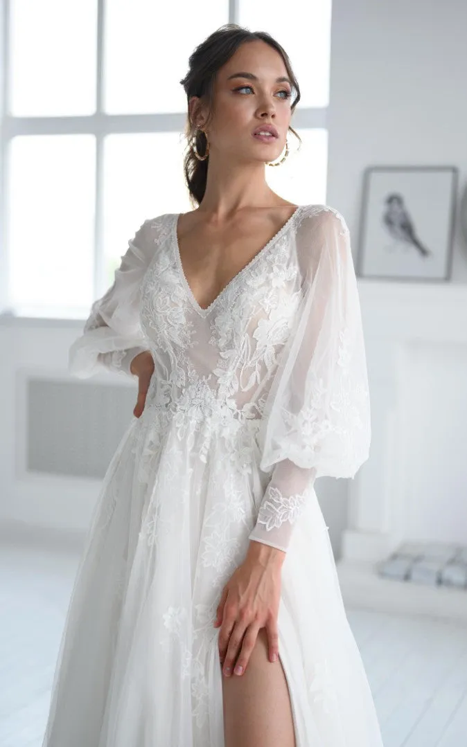 Elegant A-Line V-neck Tulle Wedding Dress with Appliques and Split Front-716432