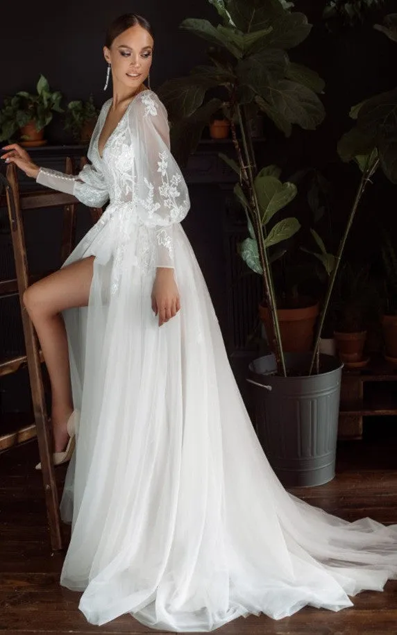 Elegant A-Line V-neck Tulle Wedding Dress with Appliques and Split Front-716432