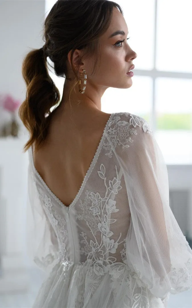 Elegant A-Line V-neck Tulle Wedding Dress with Appliques and Split Front-716432