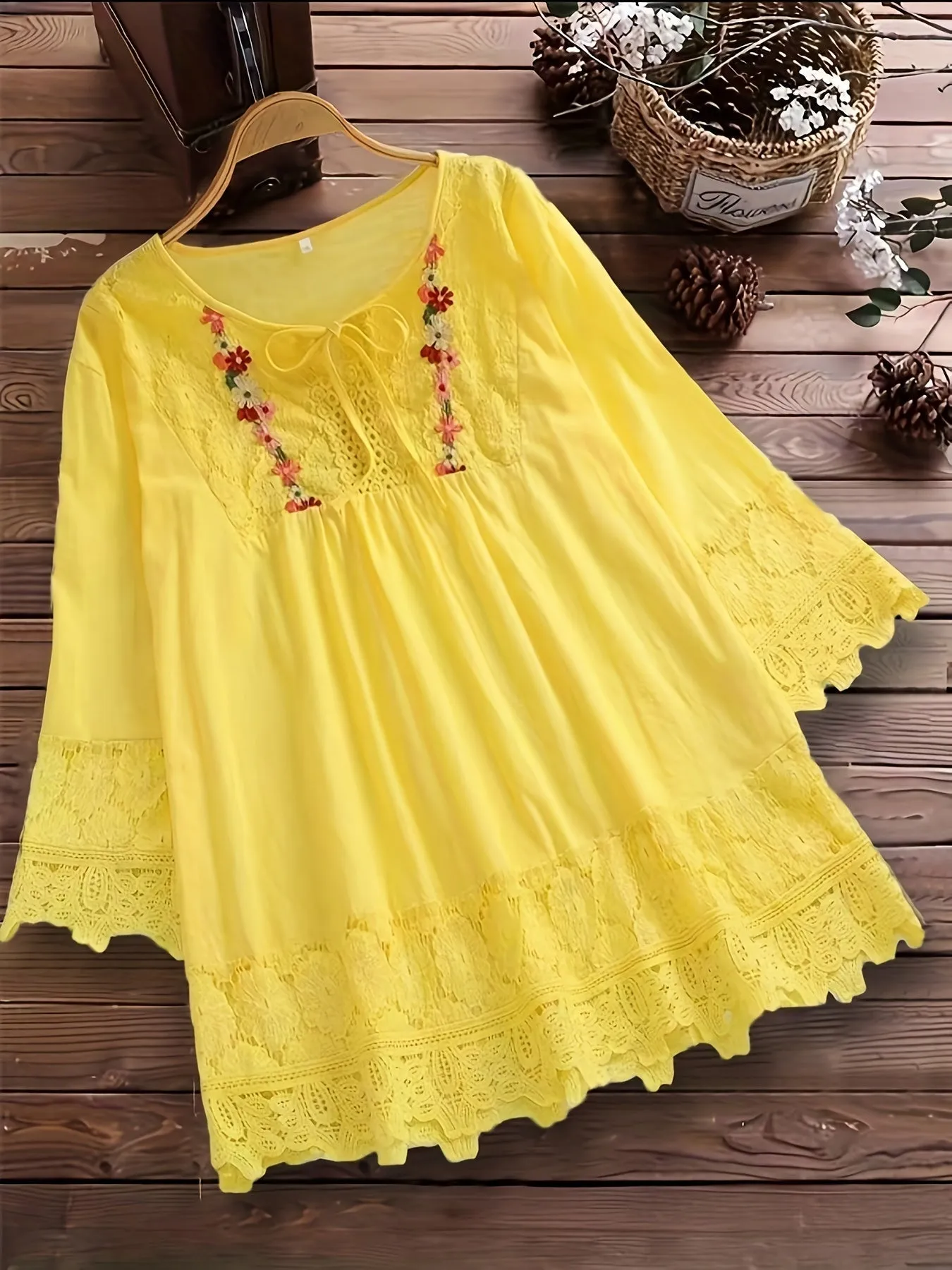 Fabiana® | Elegant lace blouse