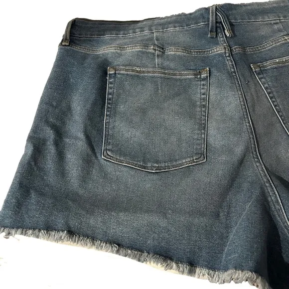GOOD AMERICAN Good Curve Baggy Denim Shorts Blue466 Size 24