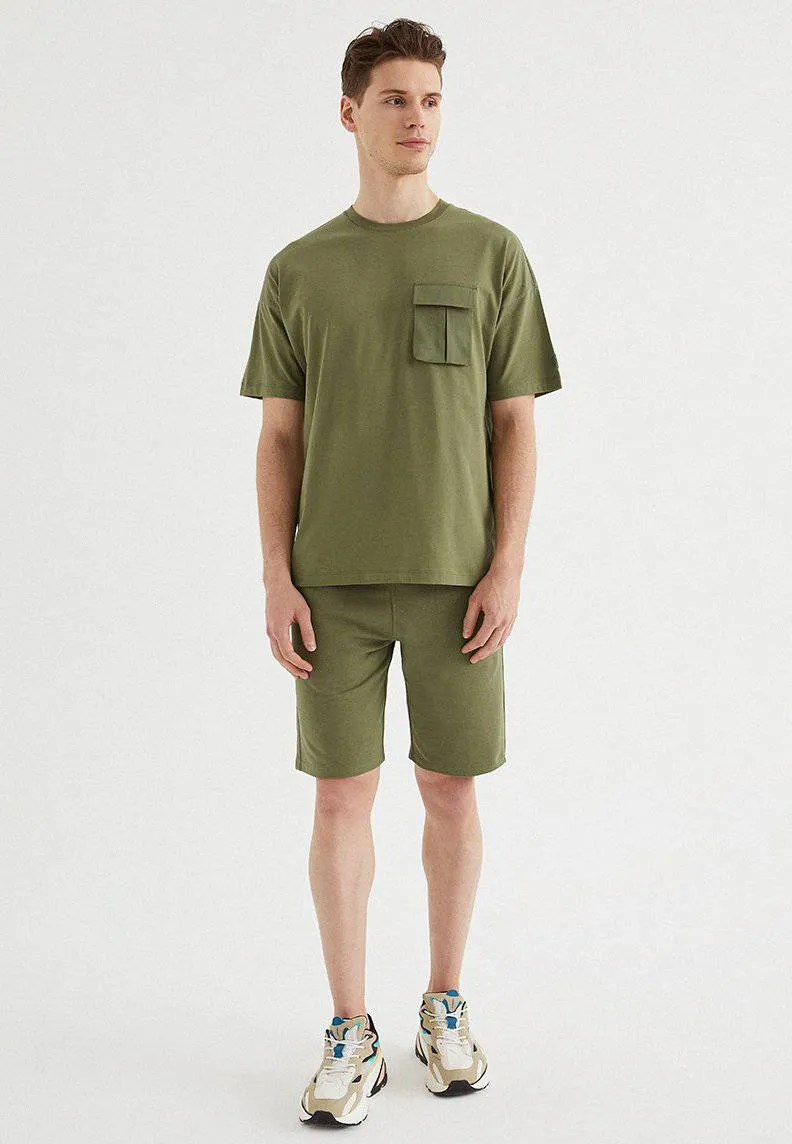 Haki Bisiklet Yaka Cepli Pamuklu Oversize Fit Erkek T-Shirt VITAL UTILITY