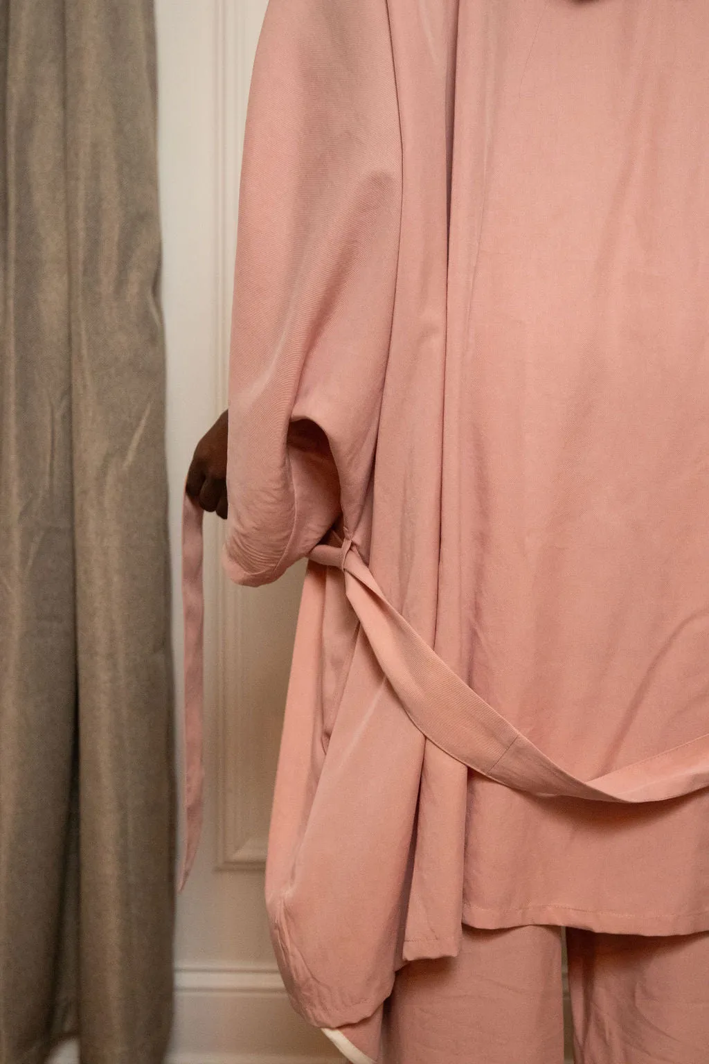 Hana Robe