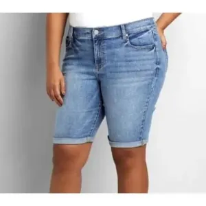 Lane Bryant Straight Fit Bermuda Shorts Size 26 NWT Light Wash
