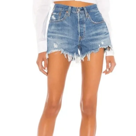 Levi's 501 24 NWT Athens Medium Wash Denim High waist Cut Off Jeans Shorts W24
