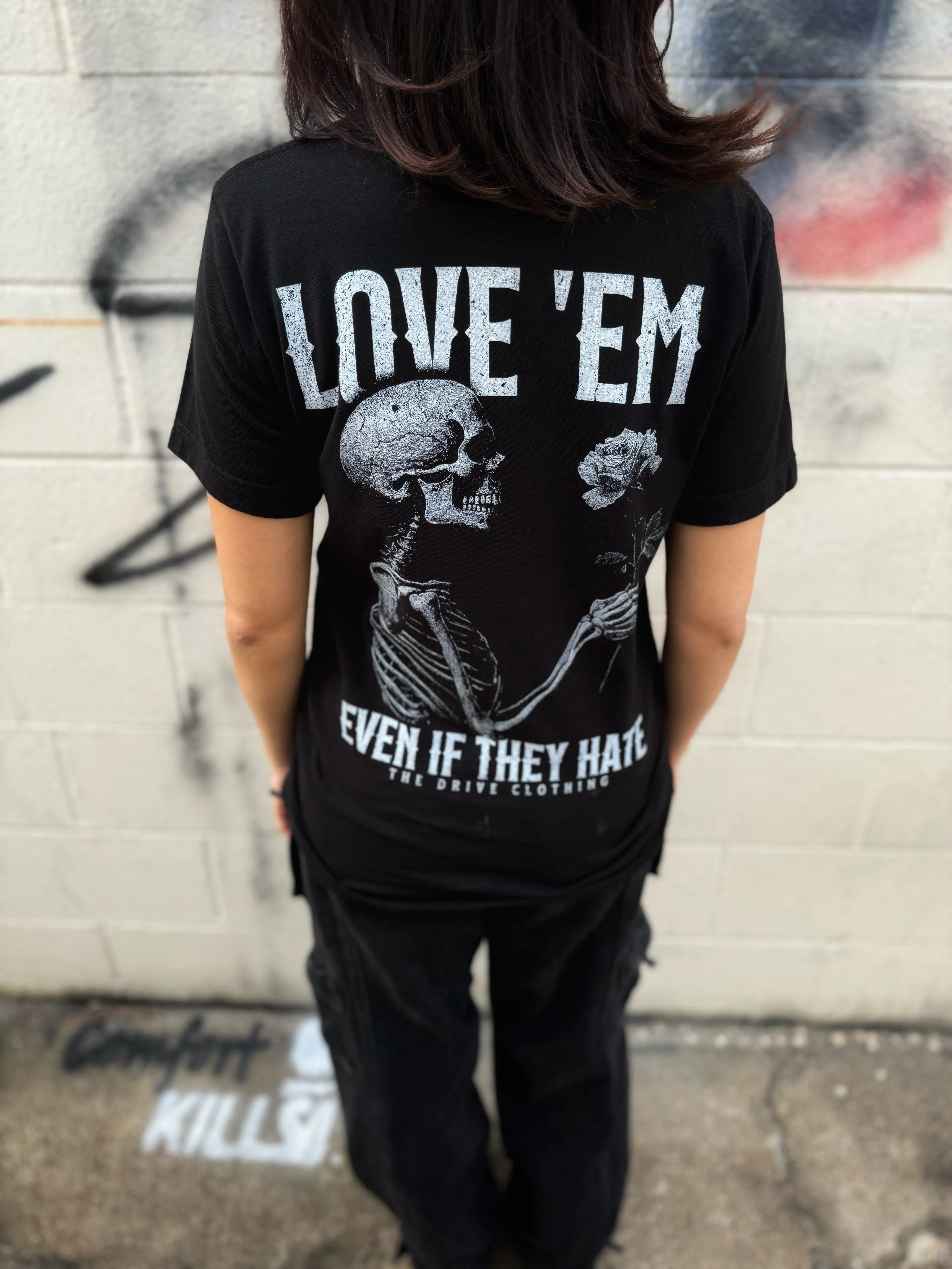LOVE EM CLASSIC TEE