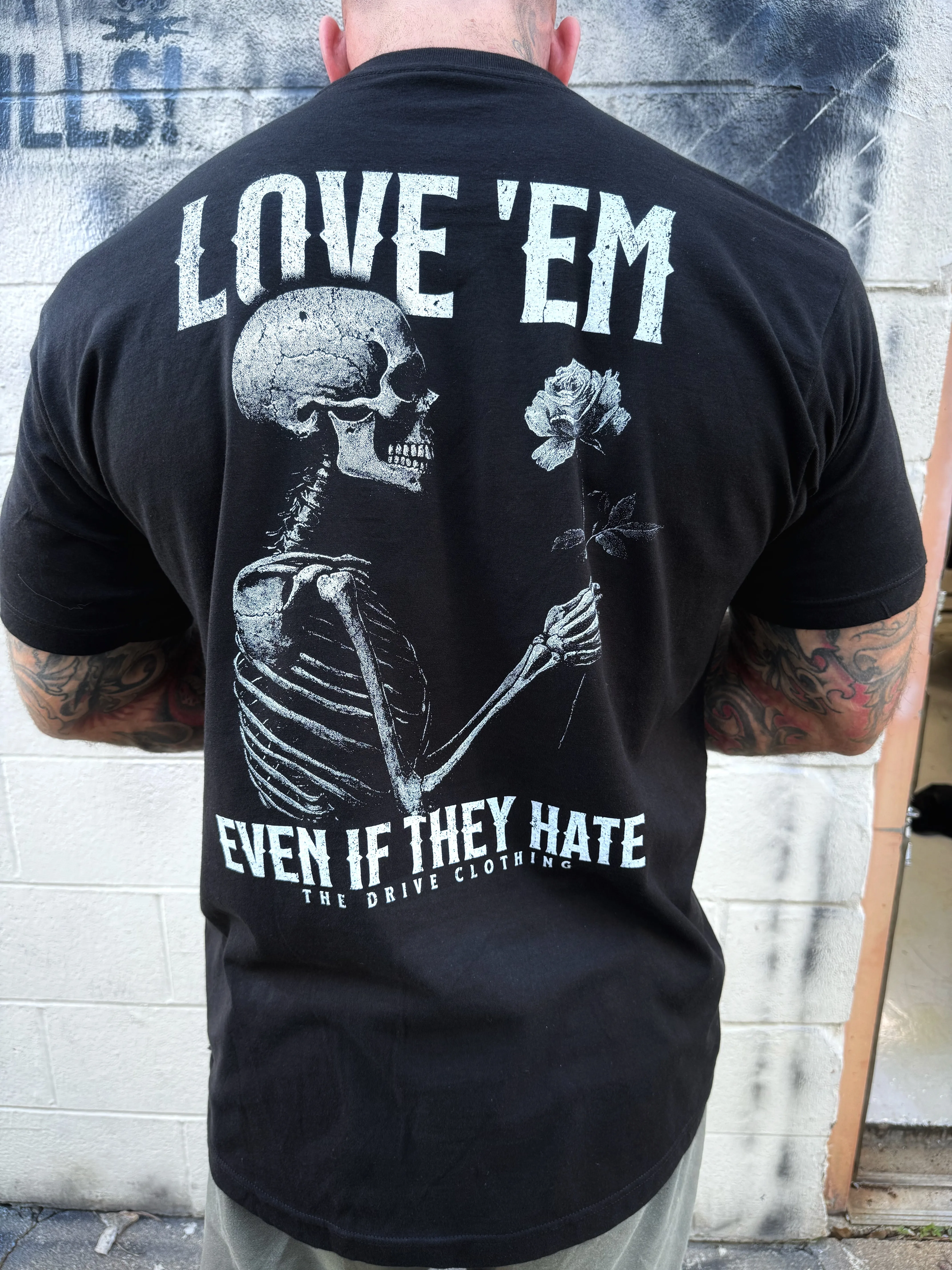 LOVE EM CLASSIC TEE