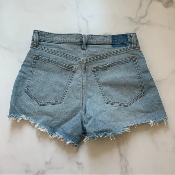 New Abercrombie &amp; Fitch 90s high rise distressed denim cutoff shorts Size 30