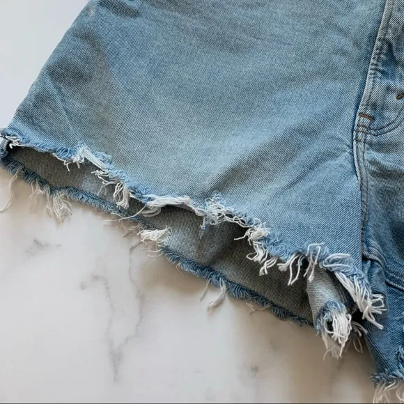 New Abercrombie &amp; Fitch 90s high rise distressed denim cutoff shorts Size 30