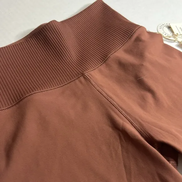 NWT Vuori Studio Ribbed Shorts 6” Inseam Brown Size S