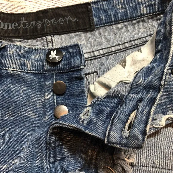 One Teaspoon Distressed Fryed Hem Women Shorts 26