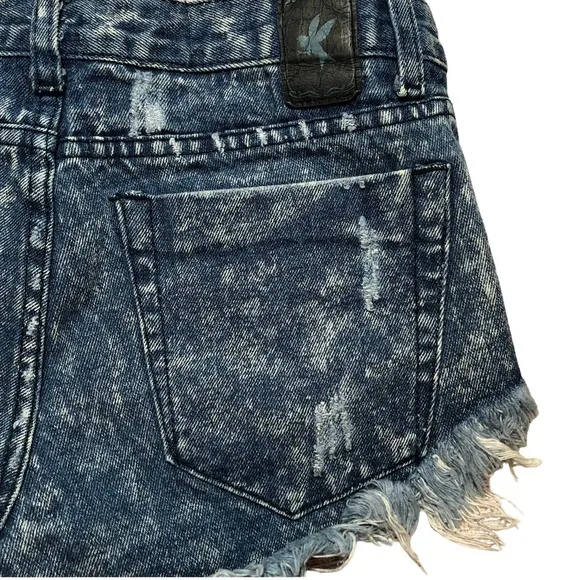 One Teaspoon Distressed Fryed Hem Women Shorts 26