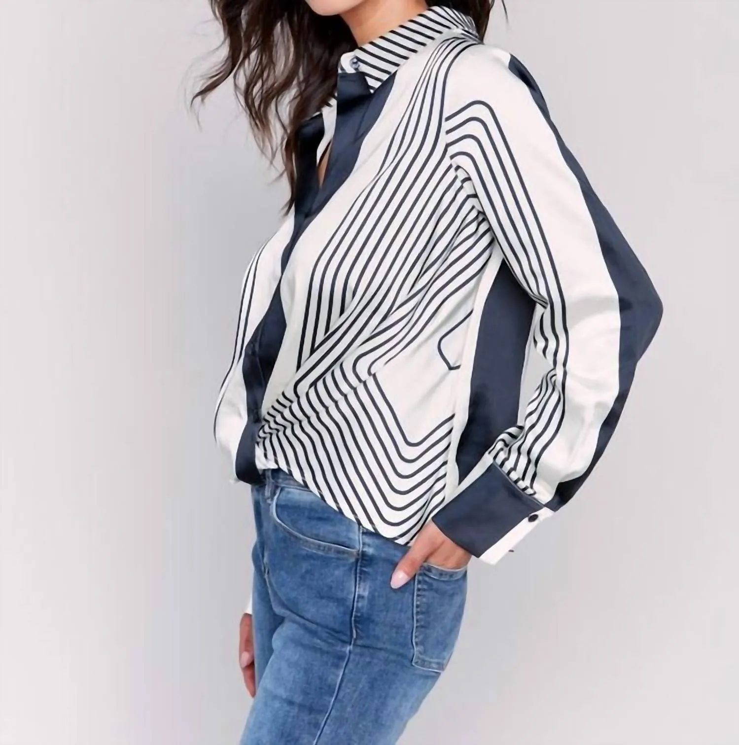 Printed Satin With Front Twist Detail Top In Retro/retro