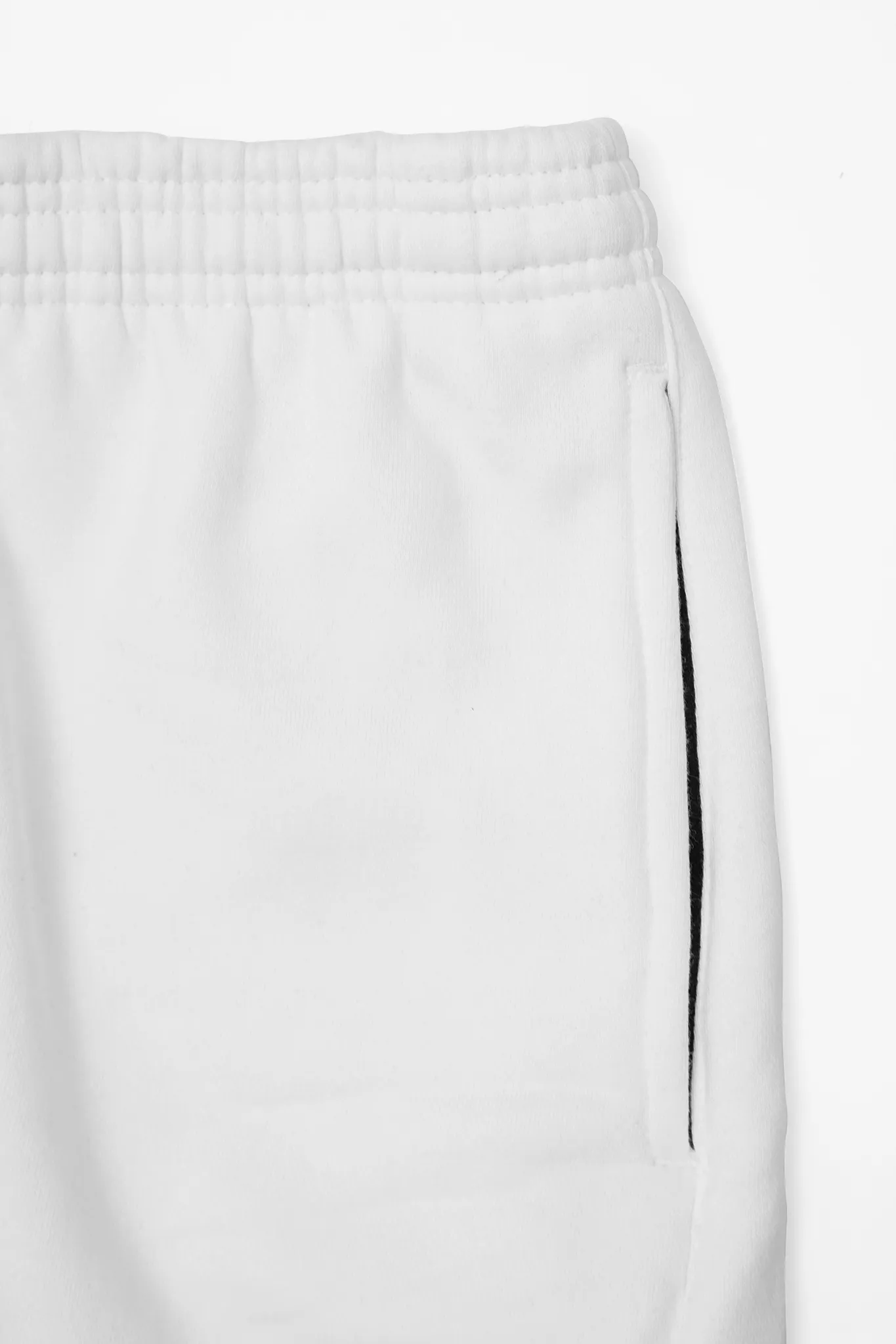 "CONTEMPO RETRO 2 PEACE" SWEATSHORTS IN WHITE