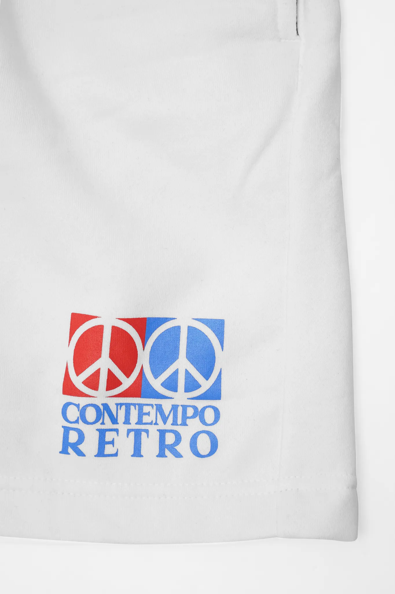 "CONTEMPO RETRO 2 PEACE" SWEATSHORTS IN WHITE