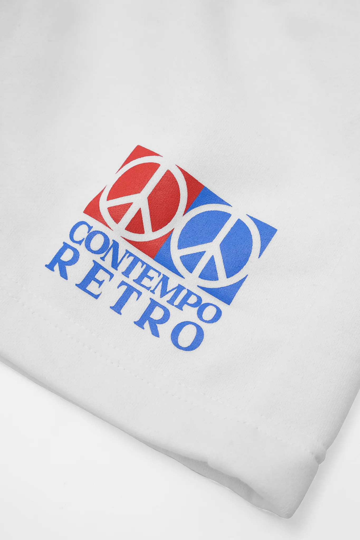 "CONTEMPO RETRO 2 PEACE" SWEATSHORTS IN WHITE