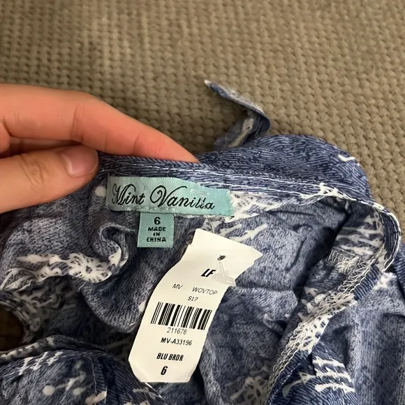 SET NWT LF tie dye wrap crop top and ruffle shorts set