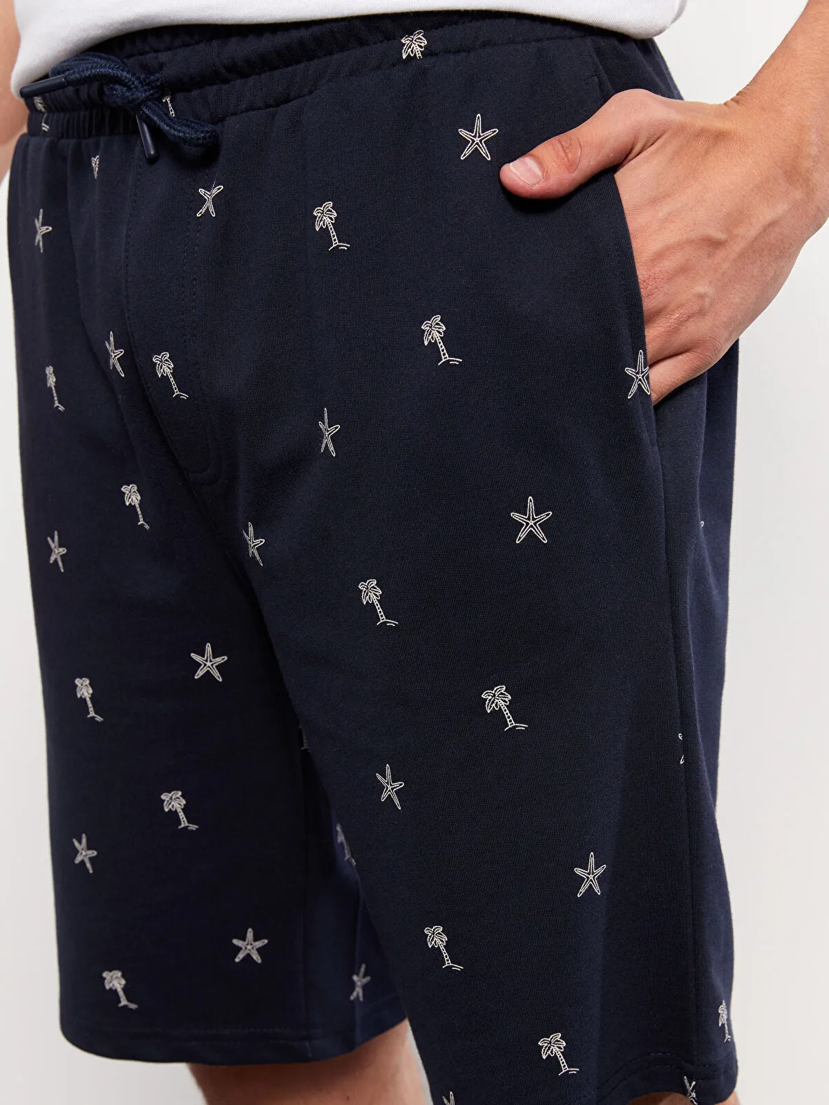 Slim Fit Men Elastic Waist Shorts