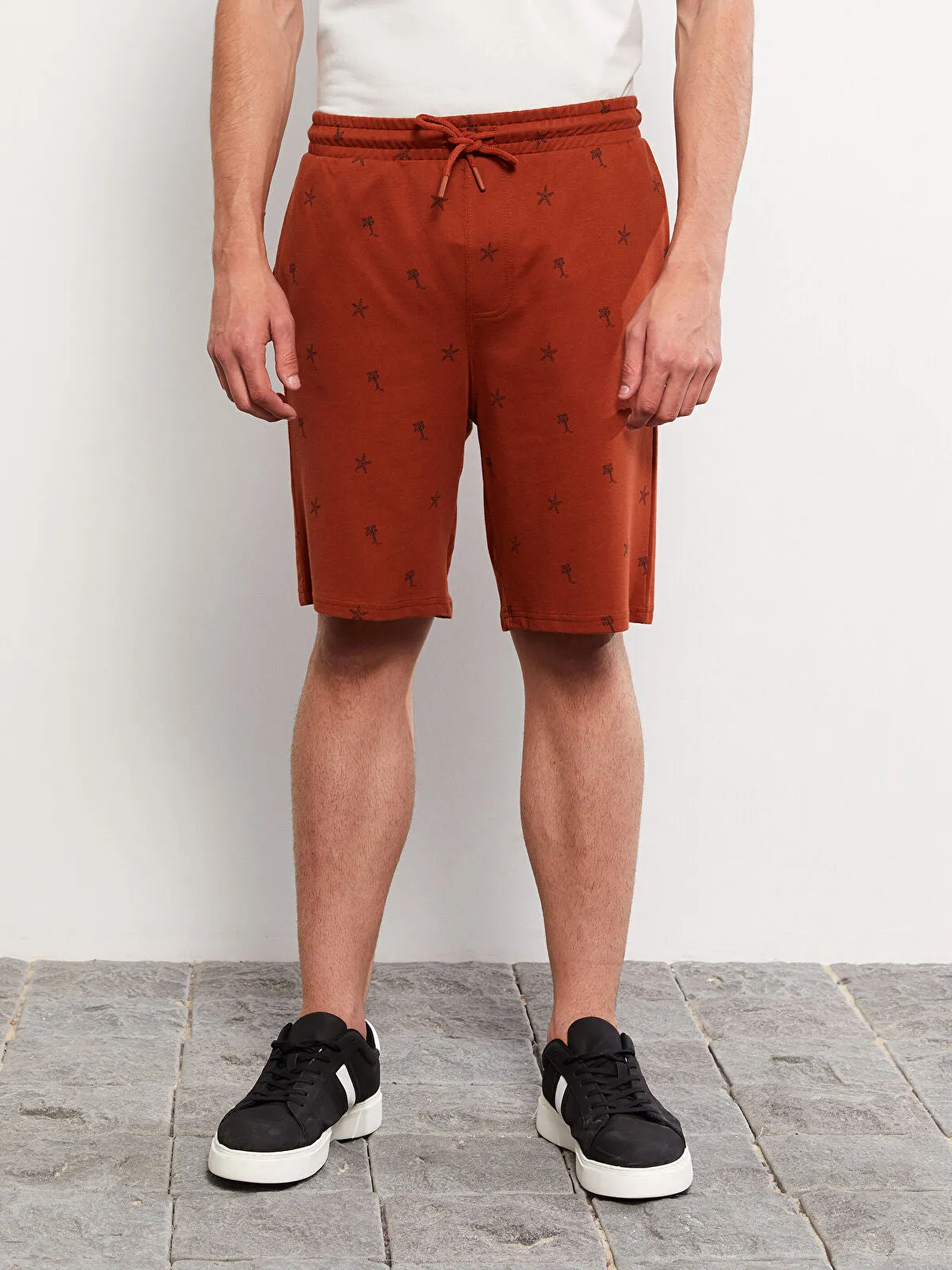 Slim Fit Men Elastic Waist Shorts