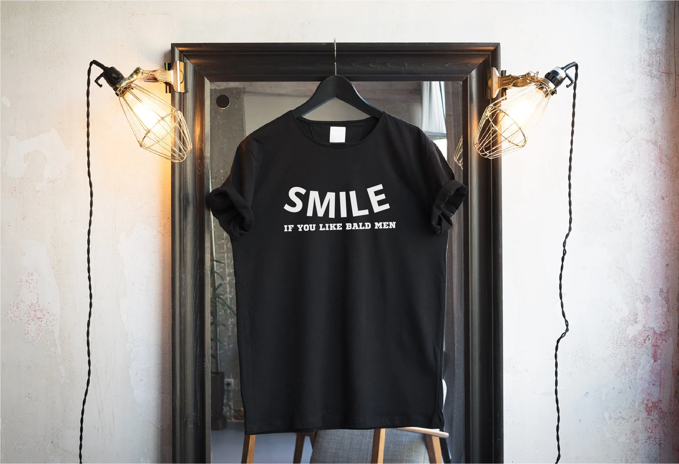 Smile if you like bald men T-shirts & Hoodie