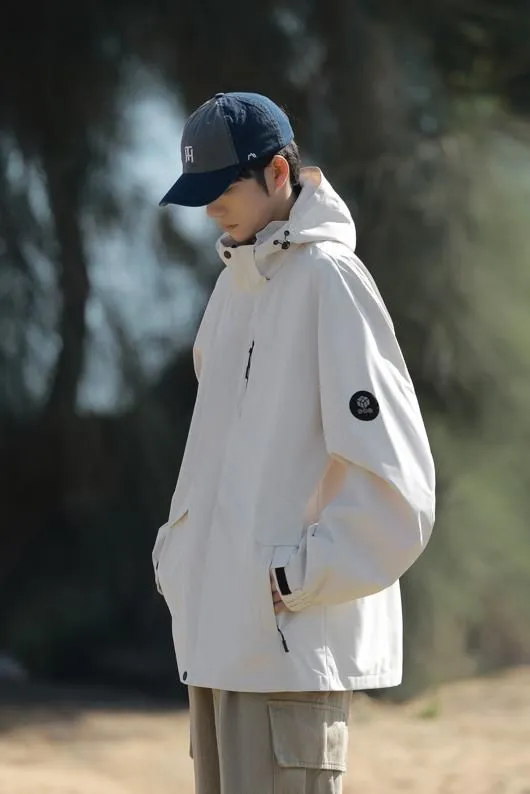 Solid Color Windproof Raincoat Perfect for Outdoor Adventures