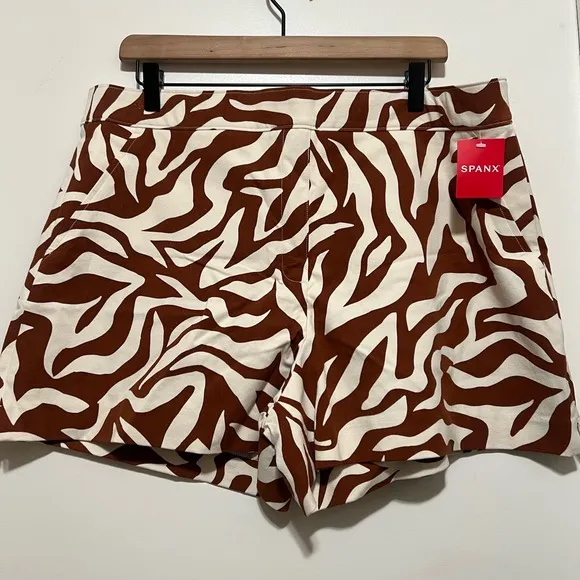 Spanx On-the-Go Printed Shorts Size XL Pull On Clay Zebra Printed