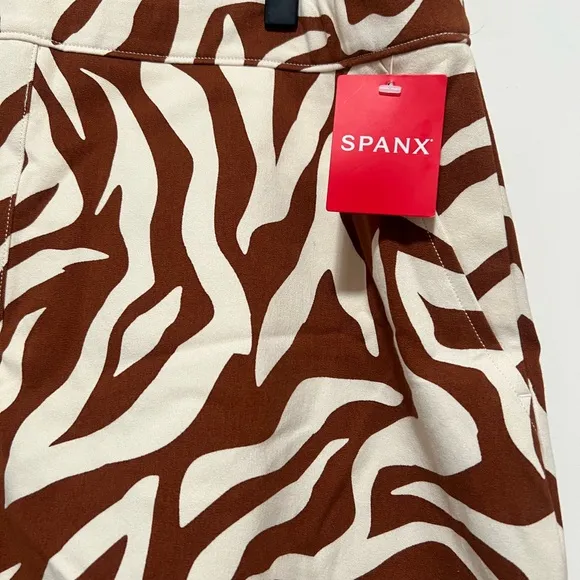 Spanx On-the-Go Printed Shorts Size XL Pull On Clay Zebra Printed