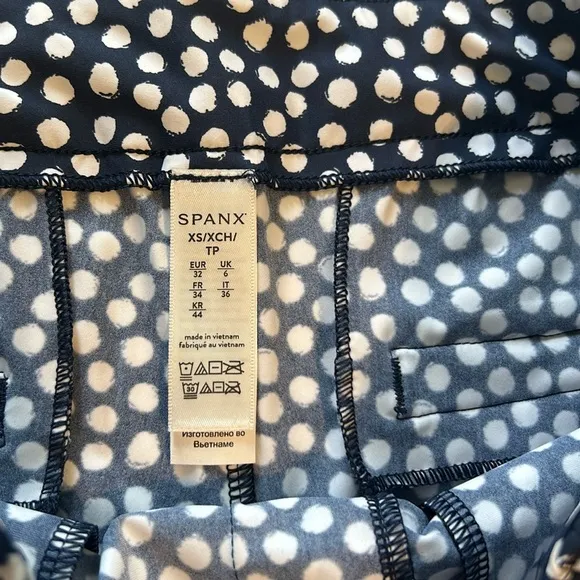 Spanx XSmall Shorts 6” Sunshine Shorts in Navy Painted Dot NWT