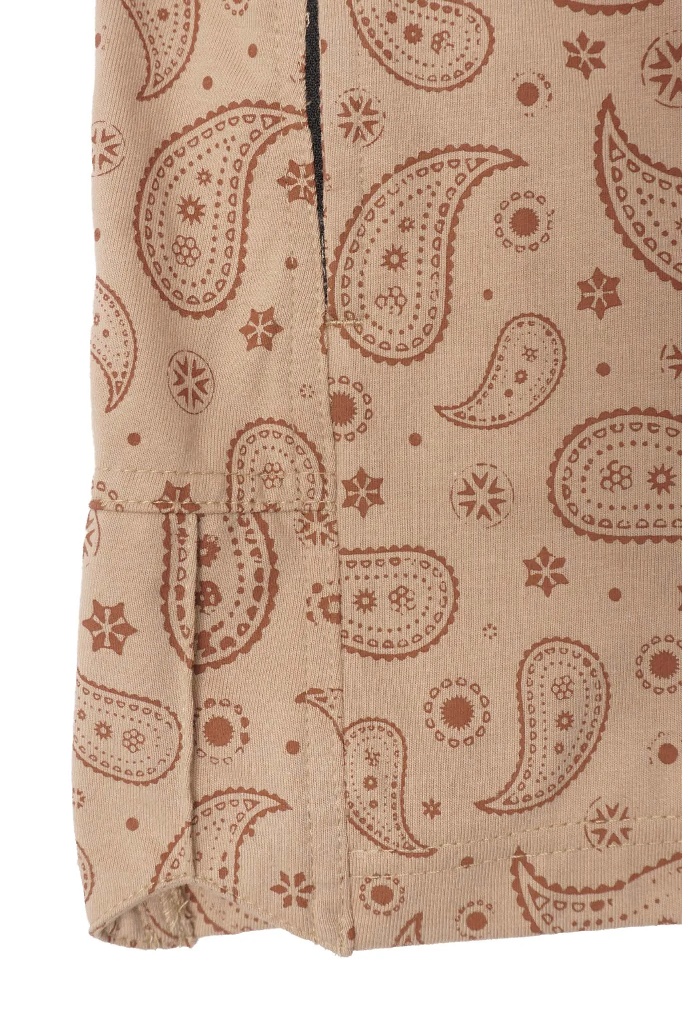 STRIDE SHORTS IN TUSK PAISLEY