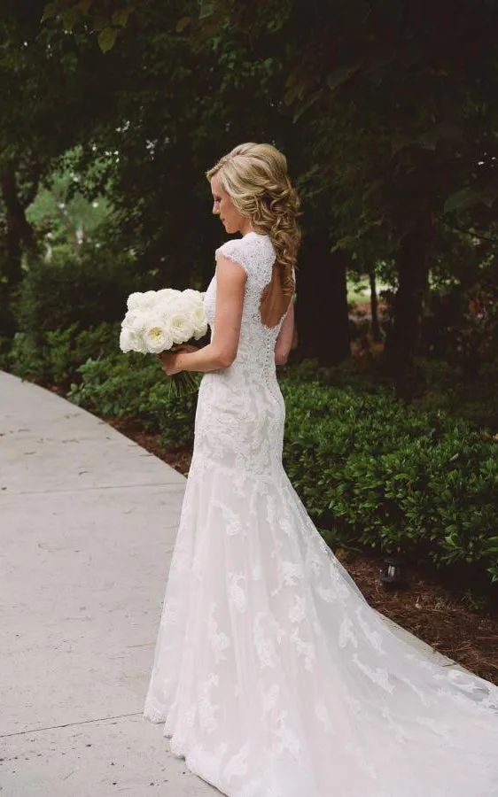V-Neck Cap Sleeve Keyhole Back A-Line Lace Wedding Dress-713771
