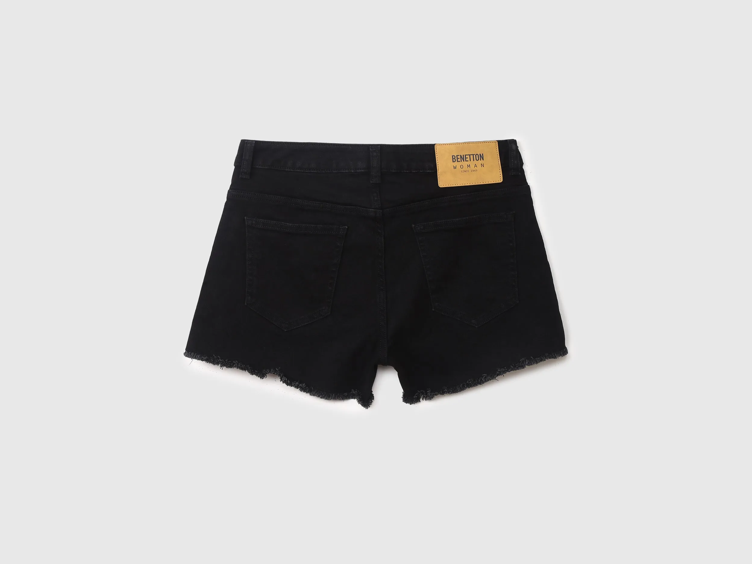 Women Solid Regular Fit Shorts